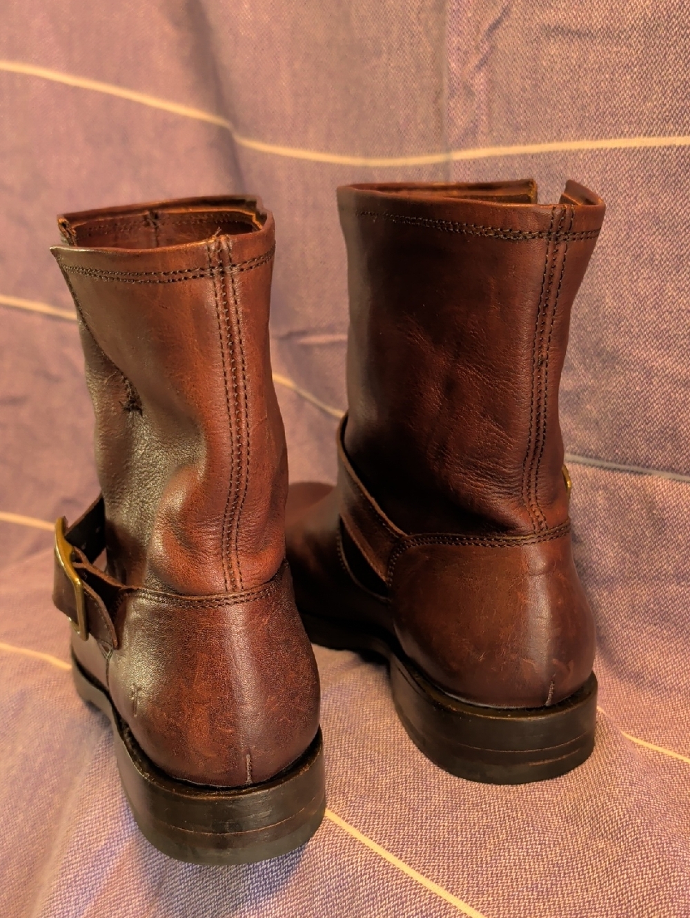 Frye Veronica Short Engineer boots in Dark Brown - Size 8 - Picture 4 of 6